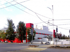 Волгодонец получил ранение в результате стрельбы у гипермаркета на Морской 