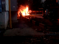 В Волгодонске на В-16 сгорел автомобиль