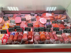 Все необходимое для новогоднего стола можно купить в одном месте