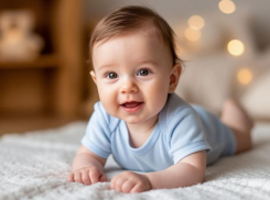 «Бесплатная няня от государства, 100 тысяч студенткам и всем новорожденным – подарочный набор»: на Дону стимулируют рождаемость