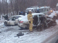 Пострадавшие в смертельном ДТП возле Потапова остаются в реанимации БСМП Волгодонска 