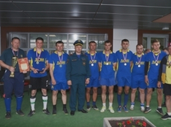 Пожарные Волгодонска лучше всех в области умеют играть в футбол