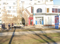 Десятки предпринимателей выстроились в очередь для строительства магазина напротив «Университи» 