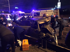 Два человека погибли в жуткой аварии на мосту в Волгодонске