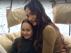 «Я свяжу тебе жизнь»: трогательное поздравление ко Дню матери