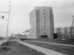 Волгодонск прежде и теперь: перекресток Энтузиастов и Молодежной