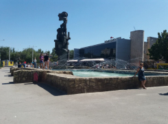 Глава администрации Волгодонска Сергей Макаров потребовал найти деньги на ремонт фонтанов