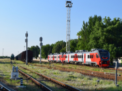 В рельсовом автобусе Волгодонск - Ростов разрешили платить банковскими картами