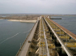 Цимлянская ГЭС на треть увеличила сброс воды из водохранилища в Дон