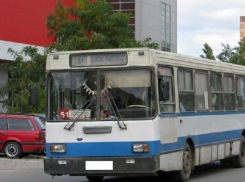 Пенсионерку зажало дверьми автобуса №51 в Волгодонске