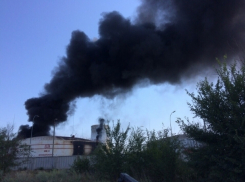 В районе ТЭЦ произошло сильное возгорание цистерны с надписью «Огнеопасно»