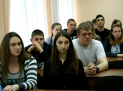 Волгодонские студентки будут бороться с хулиганами и алкоголиками на улицах города