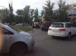 В Волгодонске произошло ДТП с участием бетономешалки – читатель