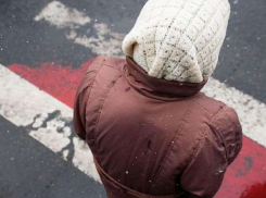 В Волгодонске на Строителей водитель фургона сбил пожилую женщину и скрылся