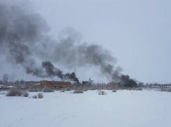Пожар на недостроенном НПЗ в Волгодонске попал на видео