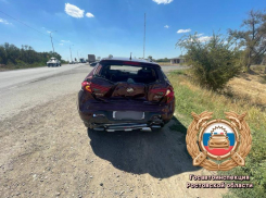 Автобус въехал в легковушку: 10-летний мальчик пострадал в аварии в Сальском районе