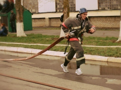 Бег на скорость с пожарными шлангами в Волгодонске попал на видео
