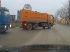 «Урок культуры вождения»: волгодонский водитель снял на видео массу нарушений ПДД