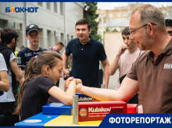 Парк Победы ко Дню России в Волгодонске превратился в лабиринт с десятками интересных зон и развлечений