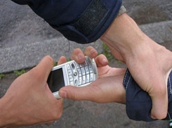 Дай позвонить: Полиция Волгодонска сообщила об участившихся случаях грабежей телефонов