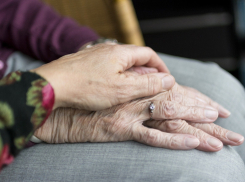 «Ваш внук попал в ДТП»: 69-летняя волгодончанка лишилась 100 тысяч рублей после разговора с мошенником