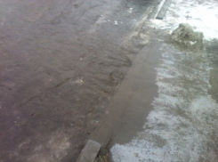 Девять волгодонцев встретили первый серьезный гололед этого года с травмами и переломами