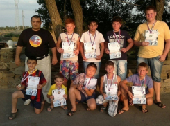 Волгодонские самбисты привезли 12 медалей с первенства в Таганроге