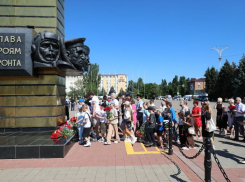 85 лет спустя: Волгодонск почтил День памяти и скорби у воинских мемориалов