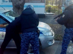 В Волгодонске мужчина с ножом напал на фармацевта в аптеке 