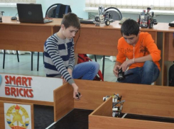 Роботы-пожарные, созданные детьми из Волгодонска, сразятся в искусстве тушения пожаров