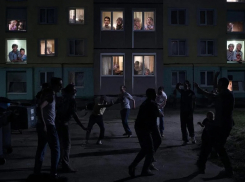 «Дикий ор, драки и взрывы»: волгодонцы о «злачной квартире» рядом с отделом полиции №1