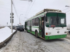 В ДТП с «Ауди» на мосту пострадал пассажир троллейбуса 