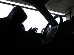 20-летний волгодонец обокрал открытую «пятерку», припаркованную на улице Маршала Кошевого