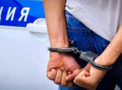 Волгодонец проведет в тюрьме шесть лет за то, что выдал себя за полицейского и обманным путем заполучил 98 000 рублей