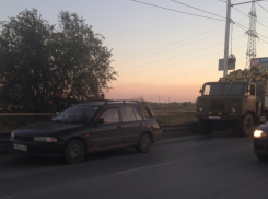 Два ДТП на путепроводе это всегда глухая пробка - читатель