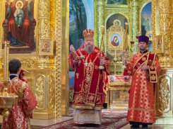 Самое масштабное Пасхальное богослужение в Волгодонске состоялось в кафедральном соборе Рождества Христова
