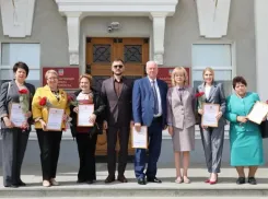 Власти поблагодарили волгодонских педагогов за вклад в благоустройство города