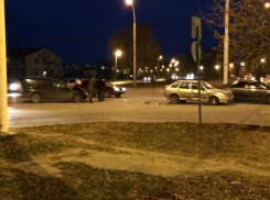 В Волгодонске произошло ДТП с участием иномарки и ВАЗ-2114