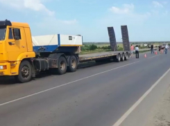 Водитель КАМАЗа сбил велосипедиста на трассе Волгодонск-Зимовники