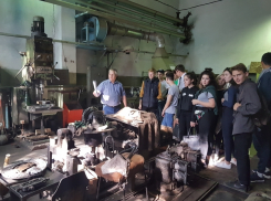 Волгодонские старшеклассники посетили предприятие «Городской пассажирский транспорт»