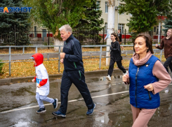 Бежал мэр, «боевые бабушки» и маленькие дети: как прошел «Кросс нации» в Волгодонске