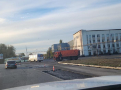 «Дорогу за «пятым» в сторону Парамонова ремонтируют, можно застрять в пробке!»:  предупреждает водителей горожанка