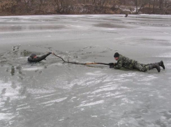 «Как спасти утопающего»: волгодонцам напоминают об опасности выхода на тонкий лед