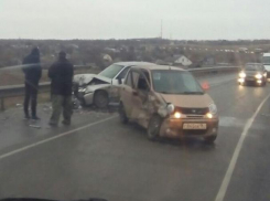 Гололед и скорость стали причиной серьезного ДТП на автодороге Волгодонск-Цимлянск, - очевидец