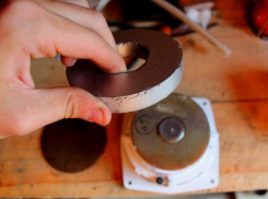 Волгодонец изобрел  способ лечения простатита с помощью магнита из динамика и чуть не лишился причинного места