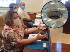 «Люди падают»: директор «Водоканала» пожаловалась, что полиция не возбуждает дела о кражах люков