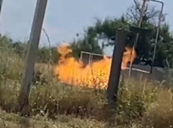 В старой части Волгодонска загорелся газопровод