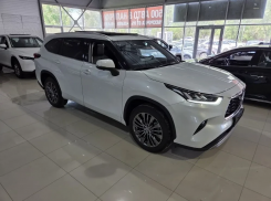 Товар дня: Toyota Highlander 2.0 AT, 2026 г за  5 450 000₽  вместо 5 650 000₽ 