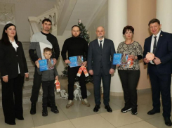 Власти Волгодонска и Цимлянска присоединились к акции «Ёлка желаний»