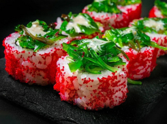  В жару экономьте время и силы на готовой еде: бодрящее летнее меню от «Смирнов Суши и Пицца» 